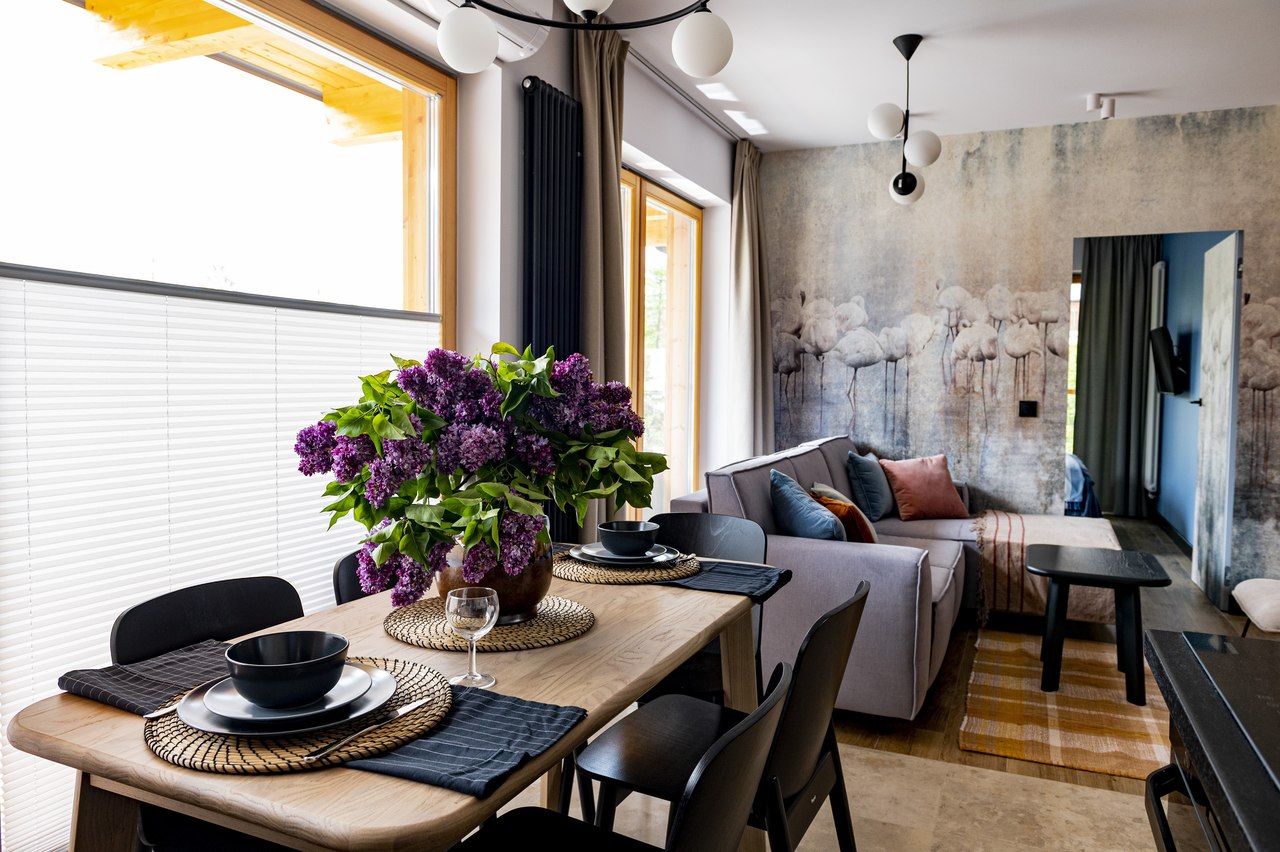 Styl loftowy we współczesnych wnętrzach – więcej niż tylko cegła i beton